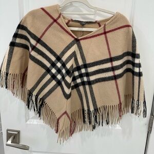 Burberrry classic nova check poncho. 100% lambswool.